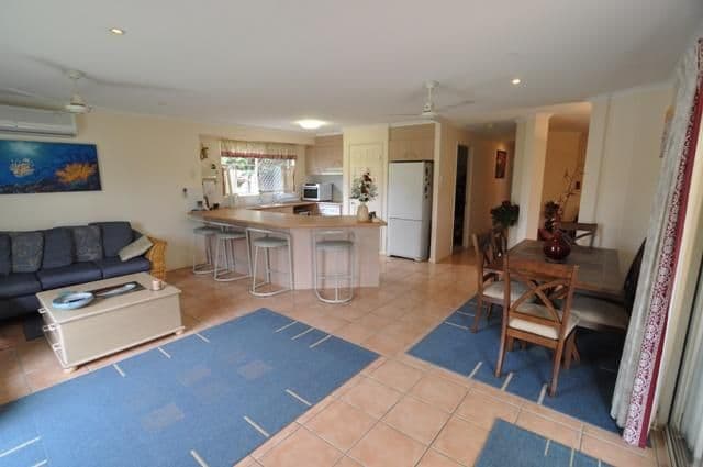 19 Rosswood Court, HELENSVALE QLD 4212, Helensvale - Thumbnail 3