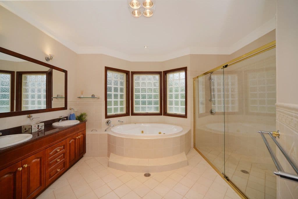 4 Oak Bank Court, Roxburgh Park VIC 3064, Roxburgh Park - Thumbnail 3