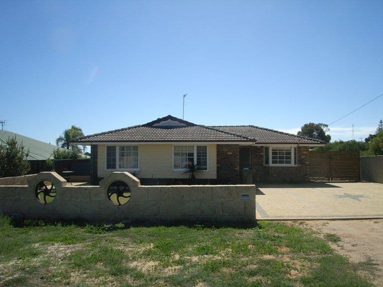 4 Richardson Road, PORT DENISON WA 6525, Port Denison - Image 1