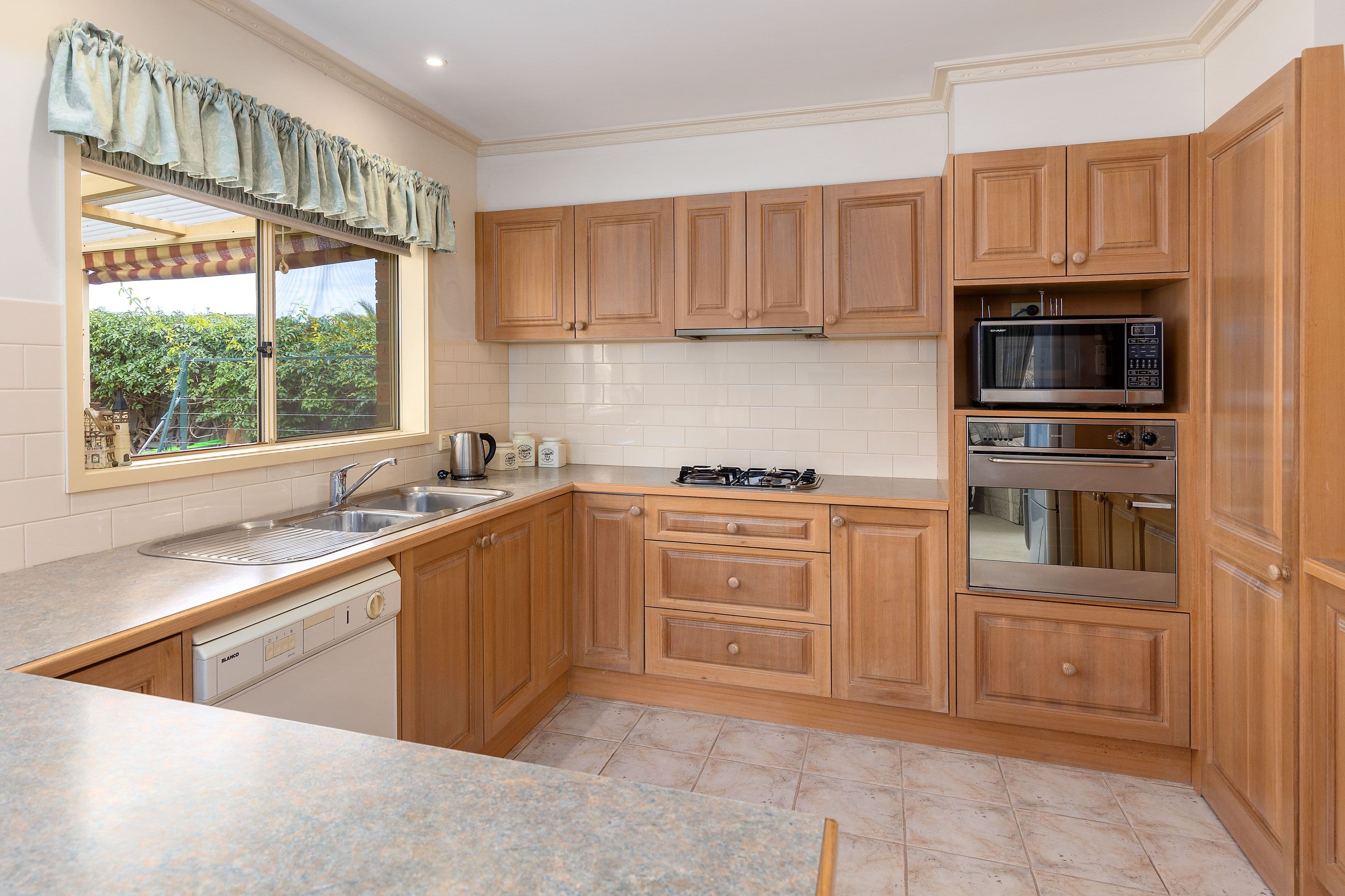 3 Dalgleish Avenue, Rosebud VIC 3939, Rosebud - Thumbnail 2