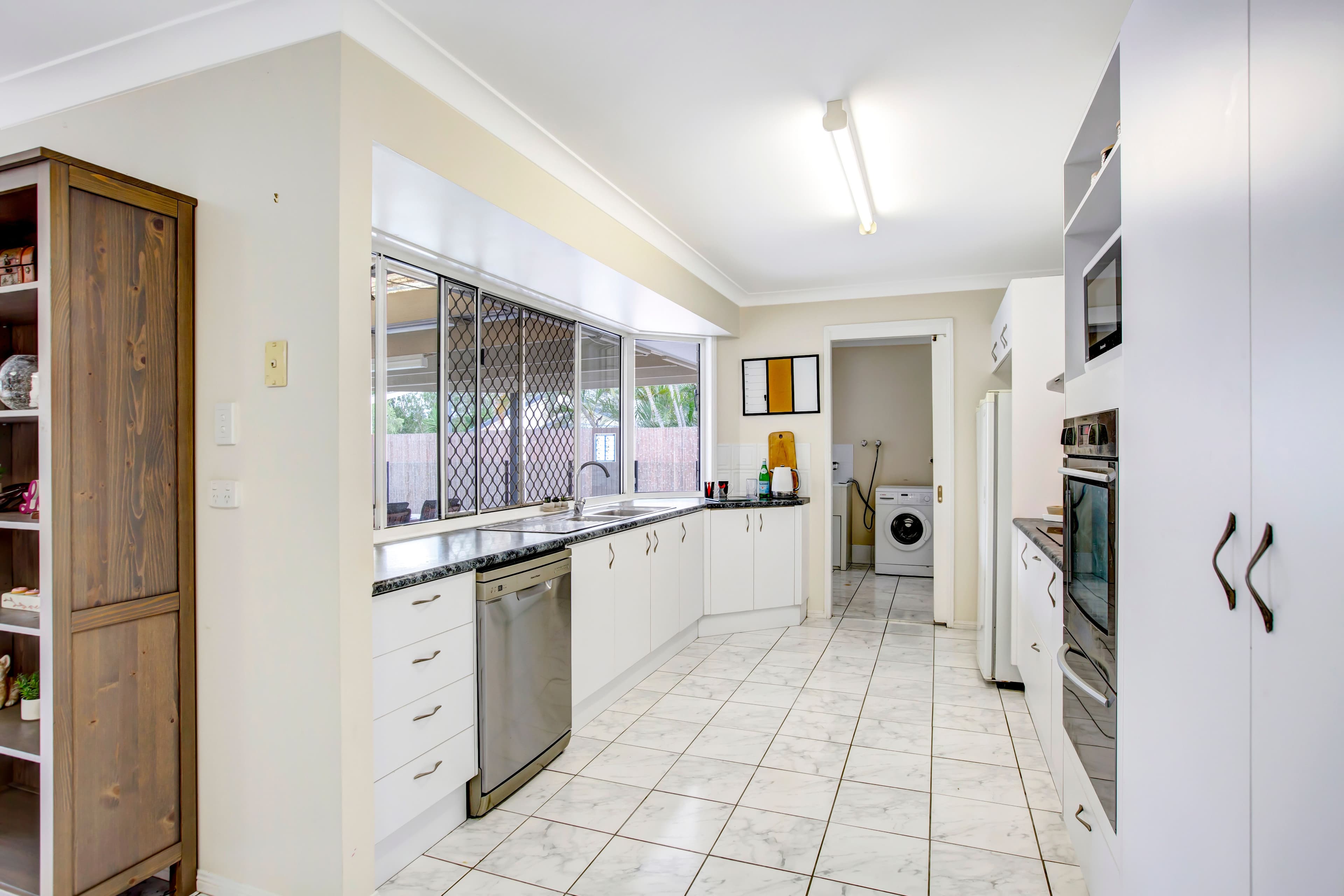 32 Marina Court, Eatons Hill QLD 4037, Eatons Hill - Thumbnail 5