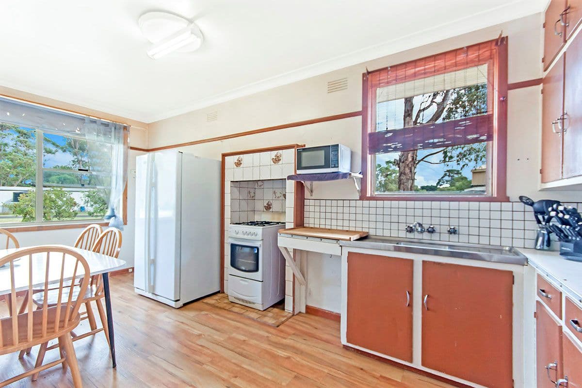 2 Boorook Street, Mortlake VIC 3272, Mortlake - Thumbnail 4