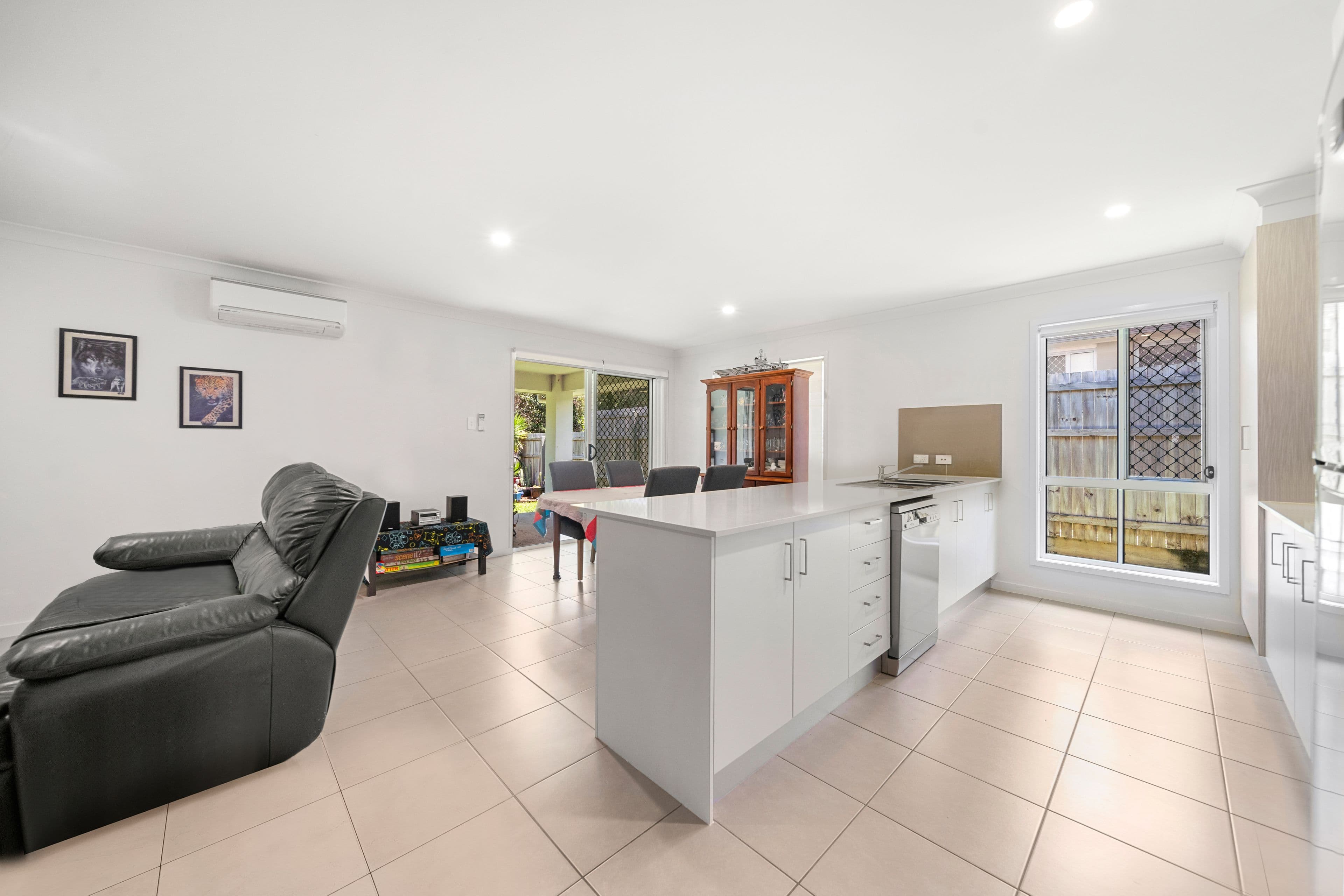 2 Darling Close, Pacific Pines QLD 4211, Pacific Pines - Thumbnail 4