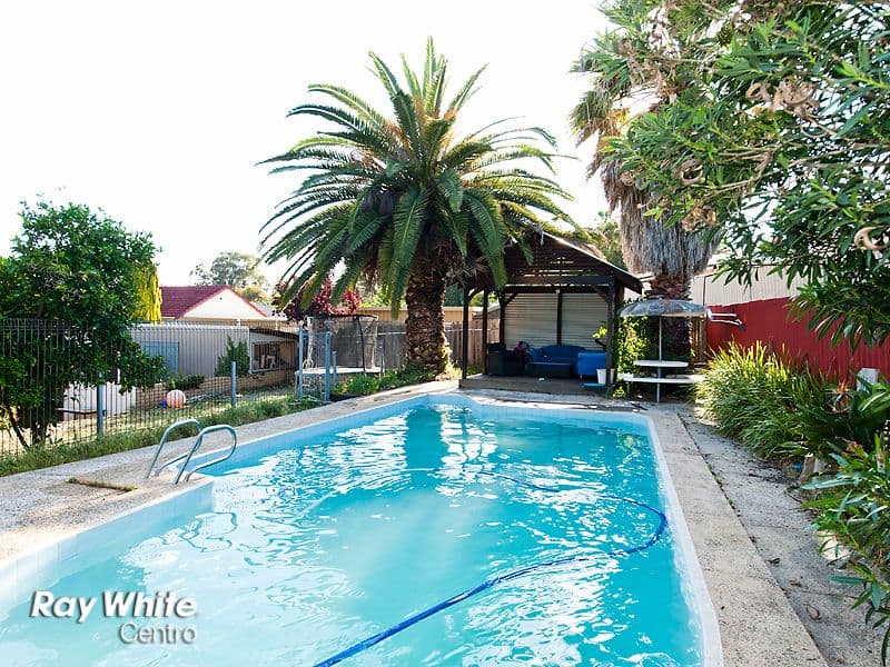 13 Rhodes Crescent, CALISTA WA 6167, Calista - Thumbnail 2