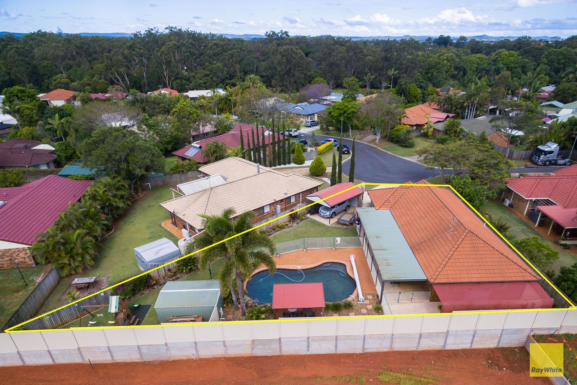 6 Gleneagles Court, Redland Bay QLD 4165, Redland Bay - Thumbnail 2