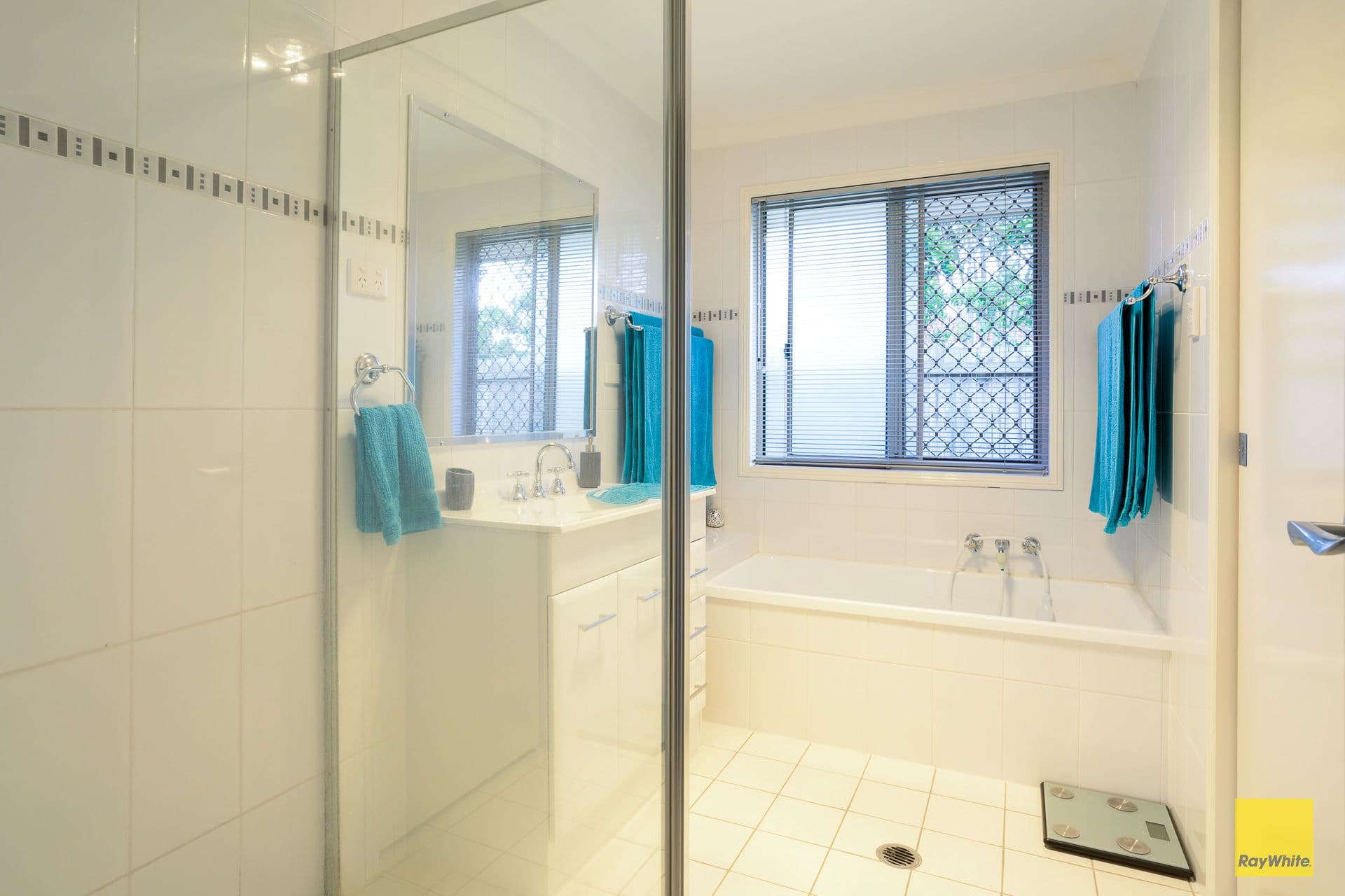 6 Gleneagles Court, Redland Bay QLD 4165, Redland Bay - Thumbnail 8