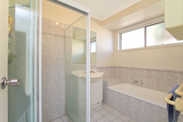 17 Forest Hills Court, PARKWOOD QLD 4214, Parkwood - Thumbnail 3
