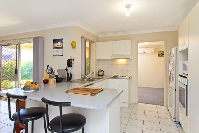 17 Forest Hills Court, PARKWOOD QLD 4214, Parkwood - Thumbnail 4