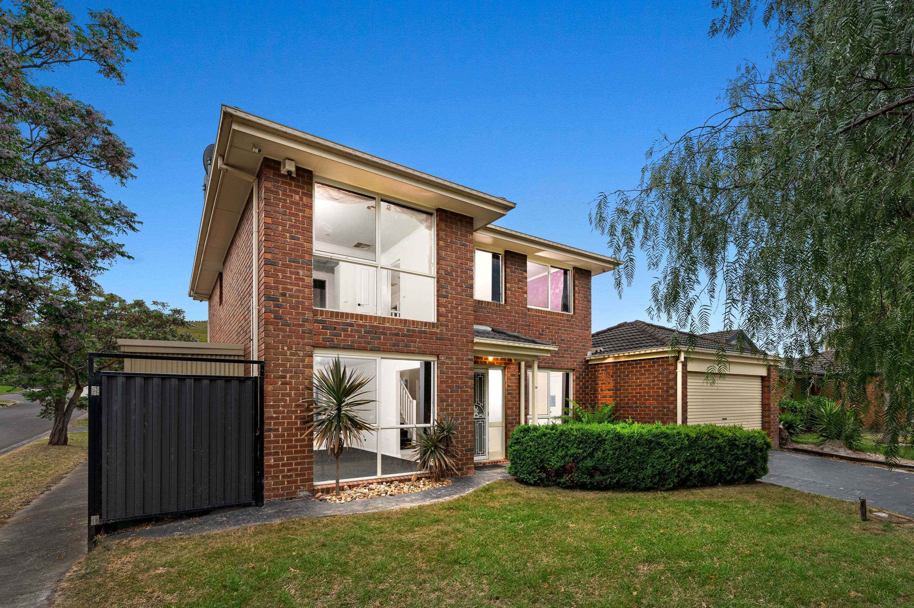 16 Bracken Way, South Morang VIC 3752, South Morang - Thumbnail 2