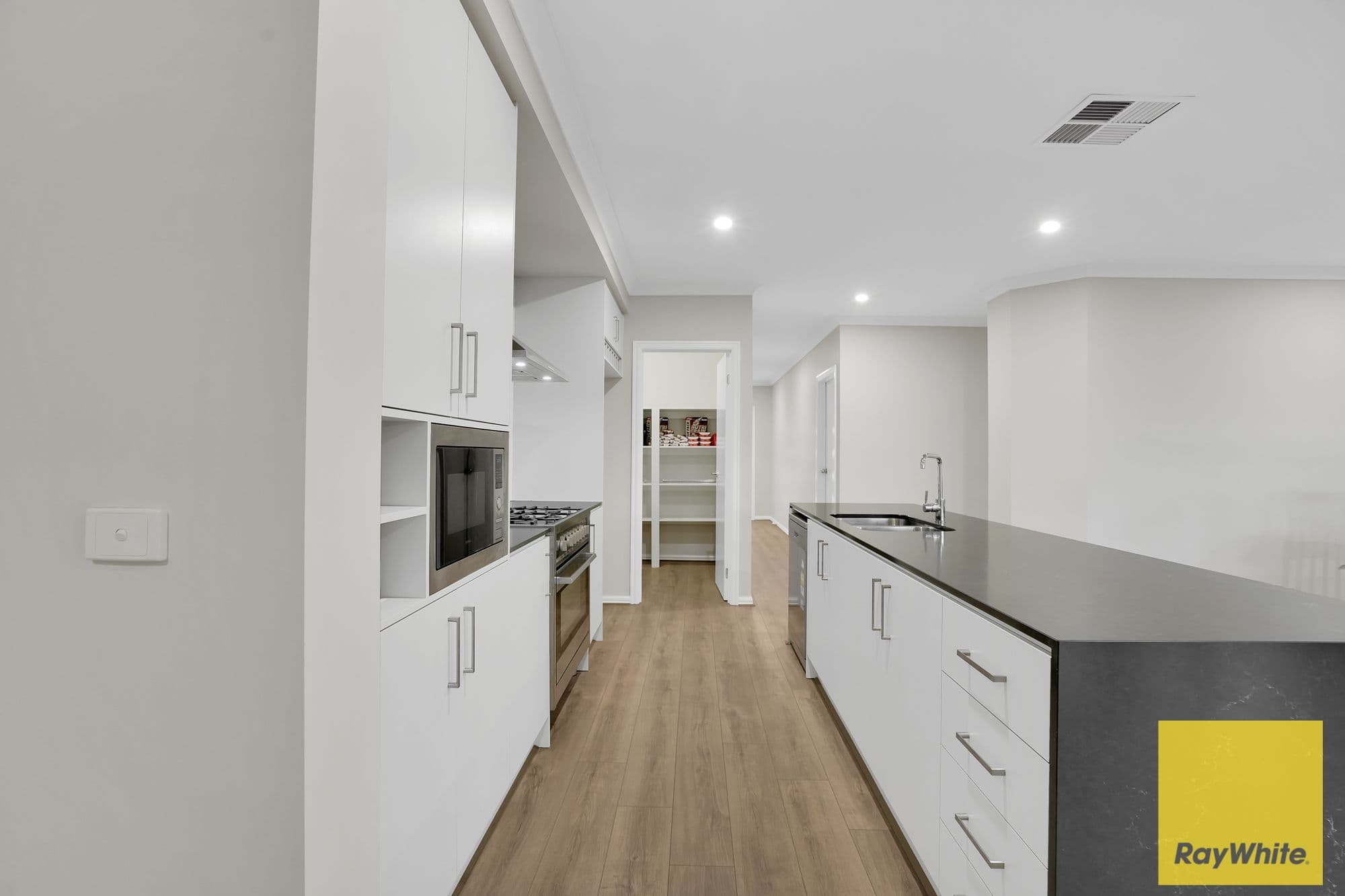 50 castlecrag Way, Strathtulloh VIC 3338, Strathtulloh - Thumbnail 6