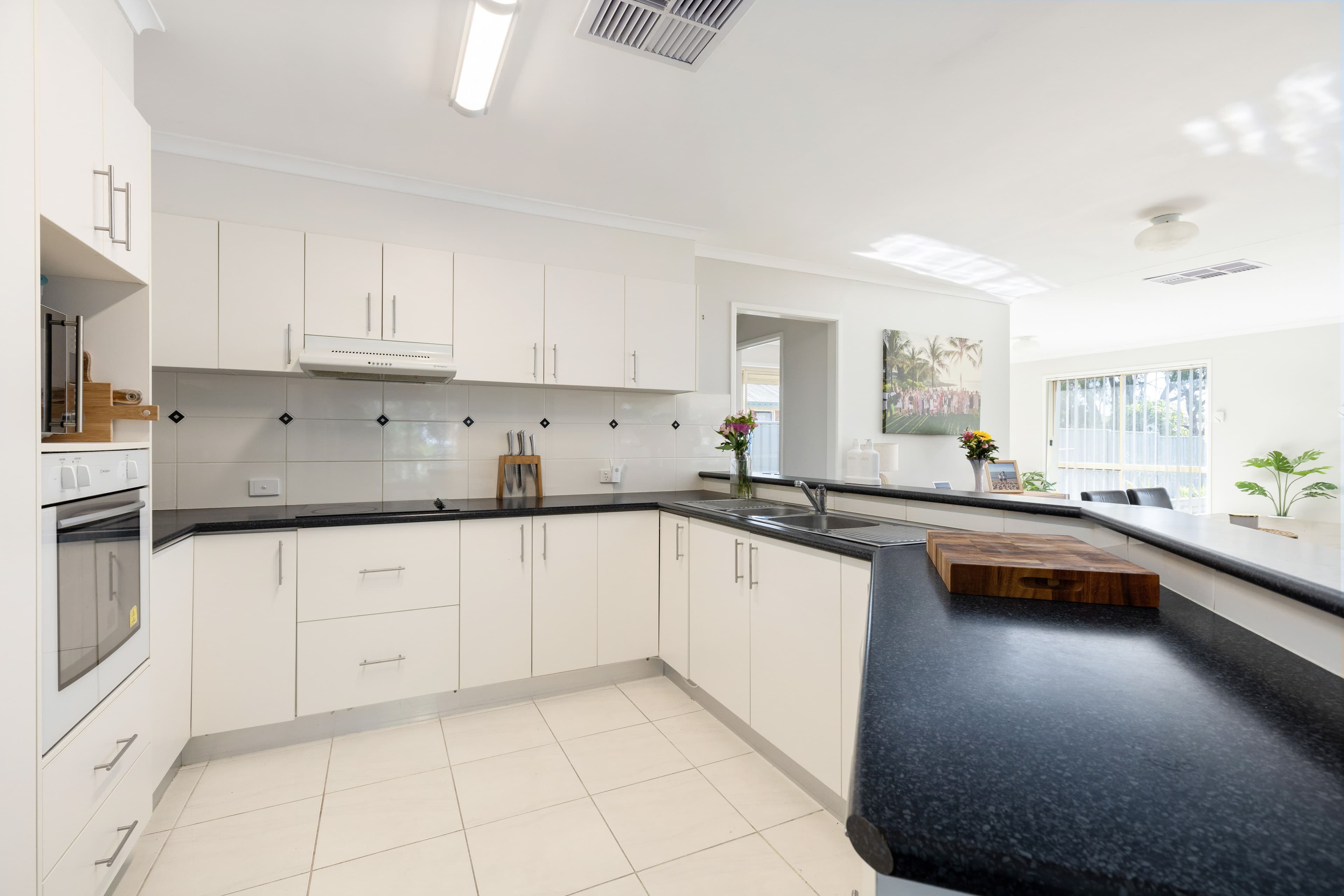15 Egan Street, Emerald QLD 4720, Emerald - Thumbnail 4