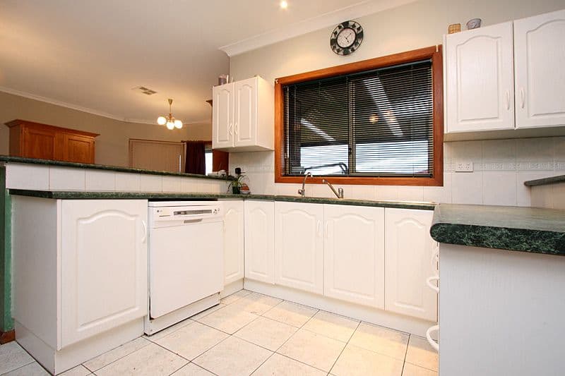 10 Sarah Candace Court, MUNNO PARA WEST SA 5115, Munno Para West - Thumbnail 3