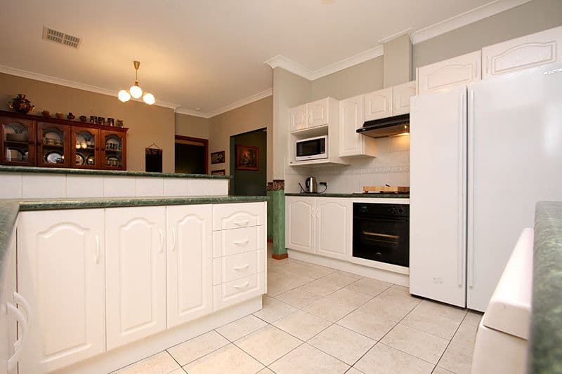 10 Sarah Candace Court, MUNNO PARA WEST SA 5115, Munno Para West - Thumbnail 4