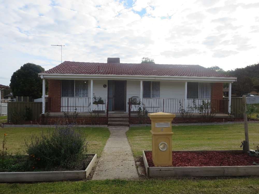 4 Cyprus Place, West Albury NSW 2640, West Albury - Image 1