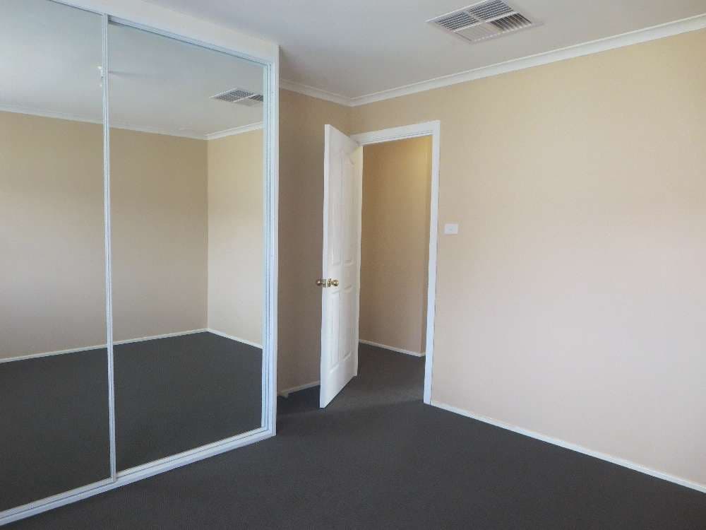 4 Cyprus Place, West Albury NSW 2640, West Albury - Thumbnail 5