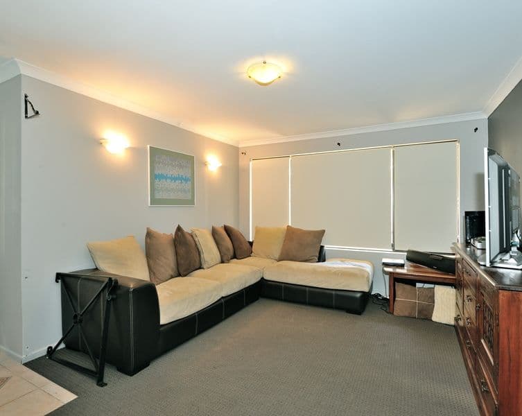 27 Holcombe Road, WARNBRO WA 6169, Warnbro - Thumbnail 6