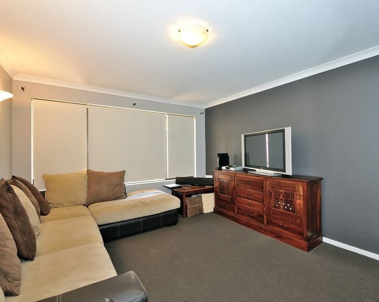 27 Holcombe Road, WARNBRO WA 6169, Warnbro - Thumbnail 7