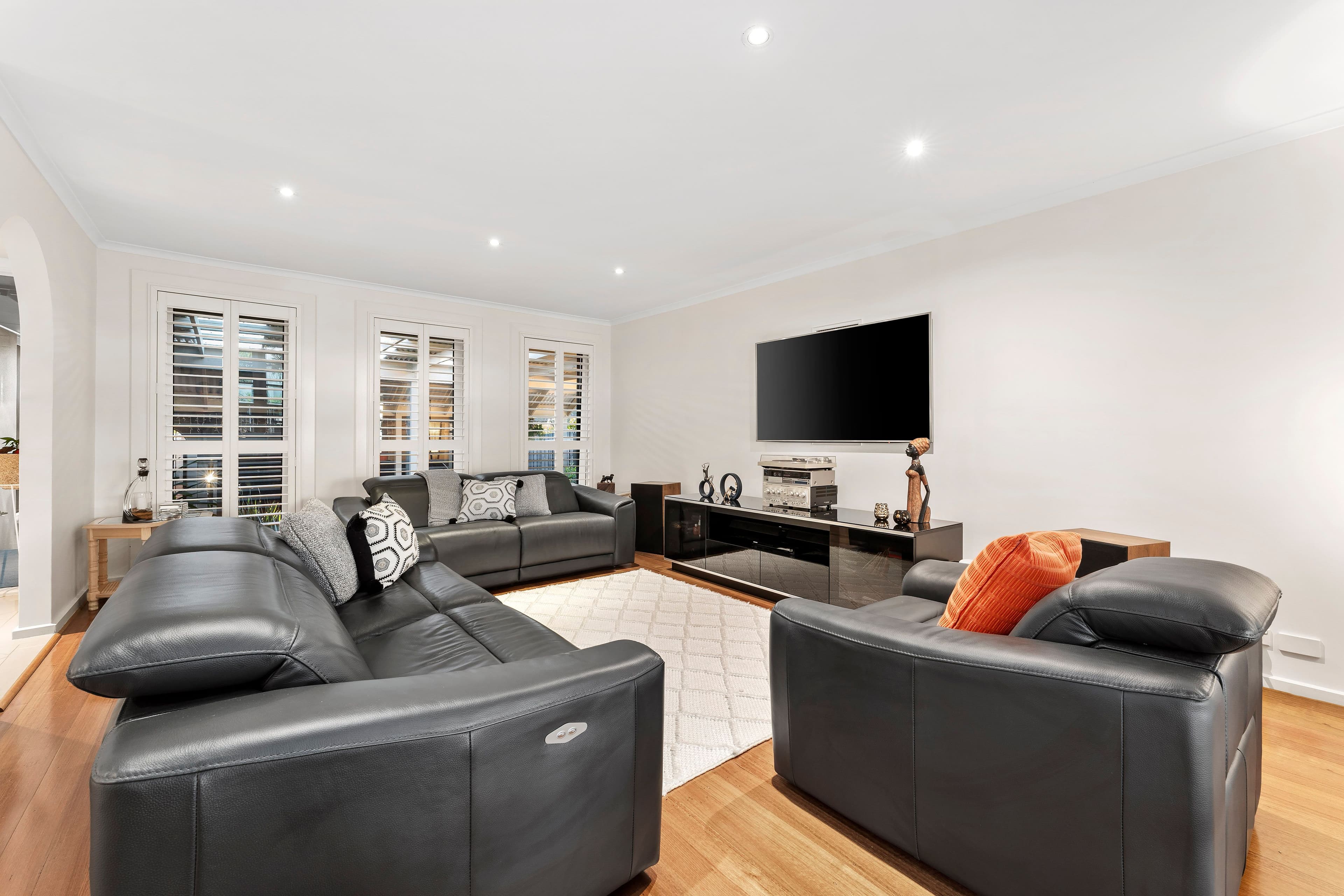 16 Cherrington Square, Wantirna VIC 3152, Wantirna - Thumbnail 2
