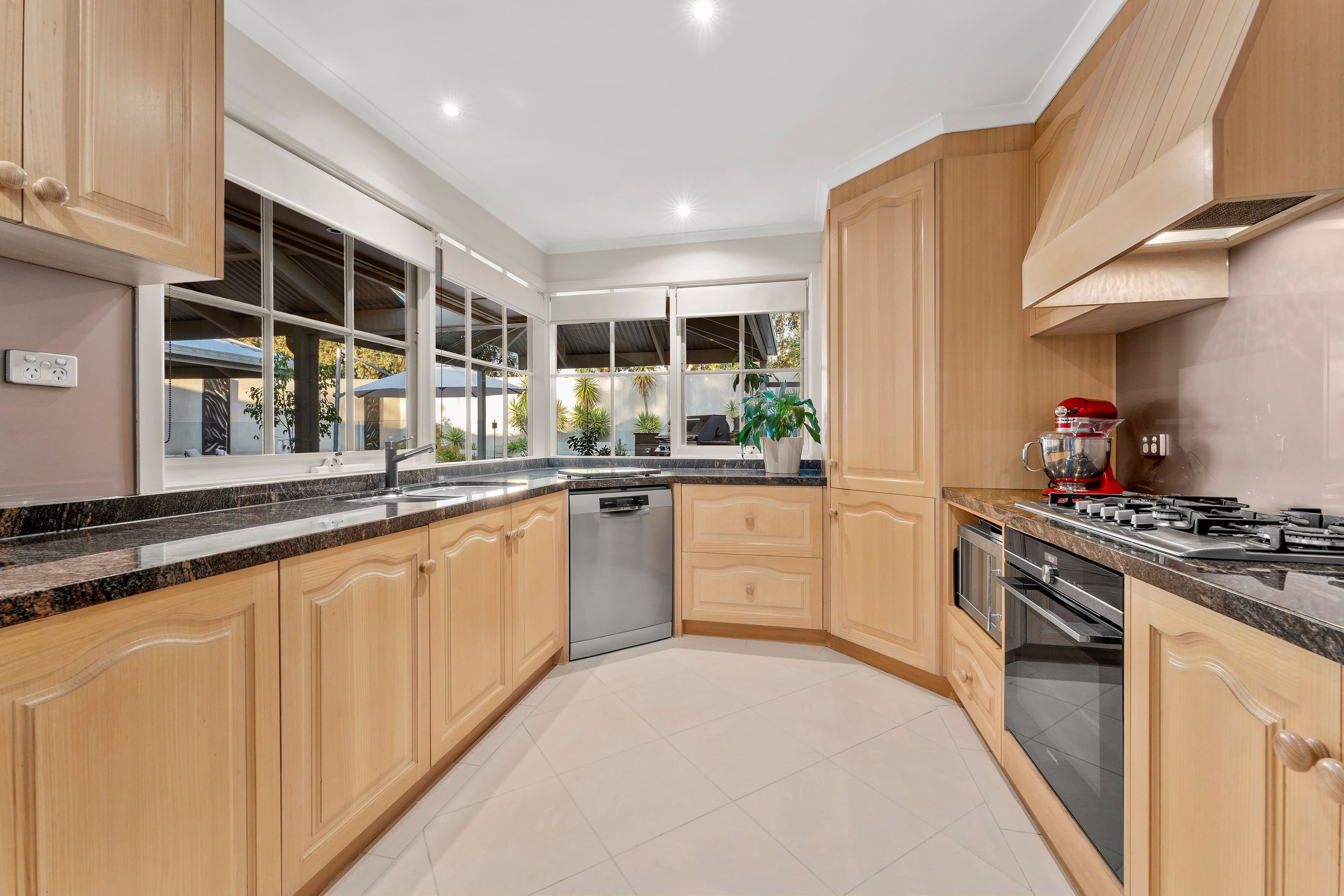 16 Cherrington Square, Wantirna VIC 3152, Wantirna - Thumbnail 6