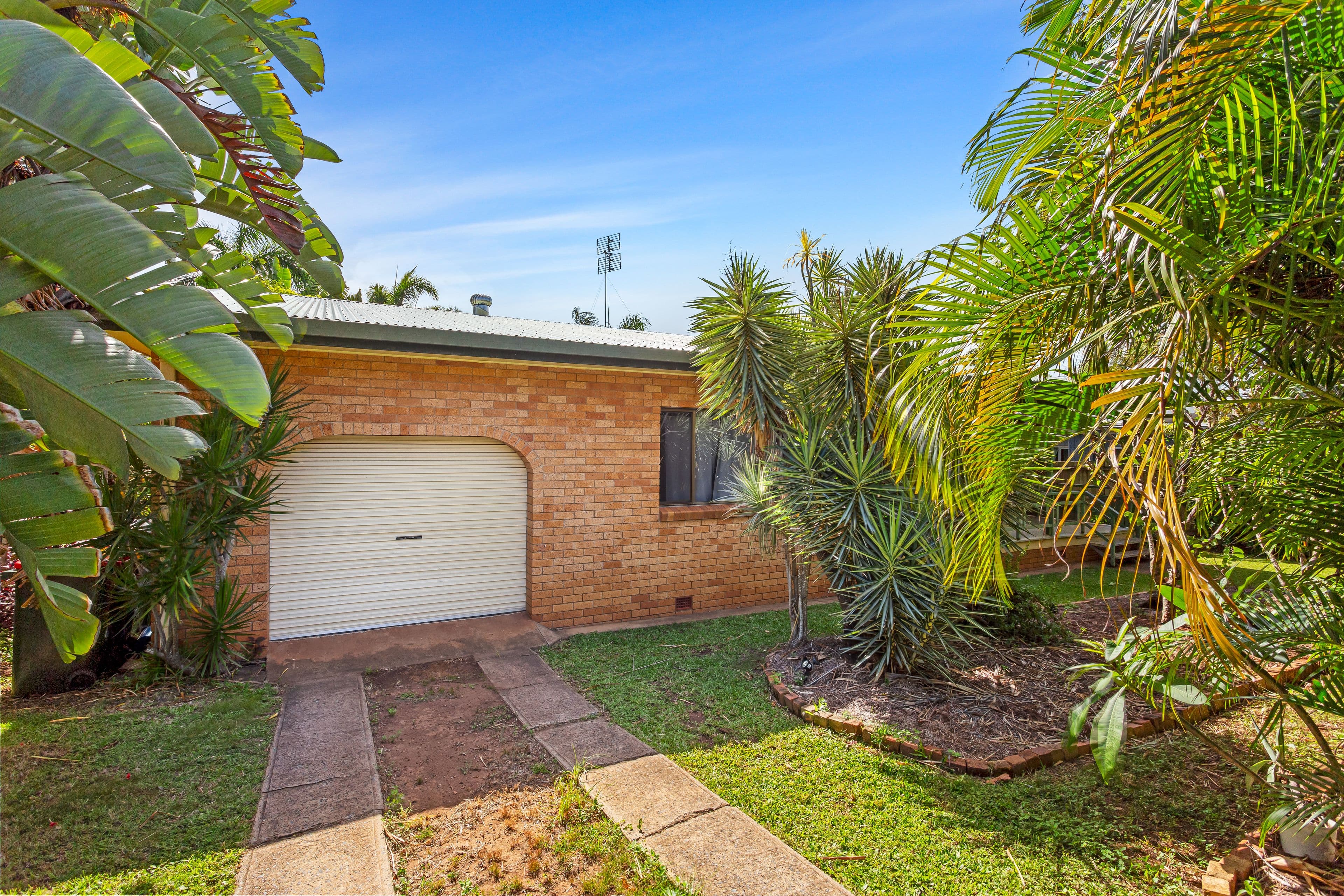 17 Clayton Road, Lammermoor QLD 4703, Lammermoor - Image 1
