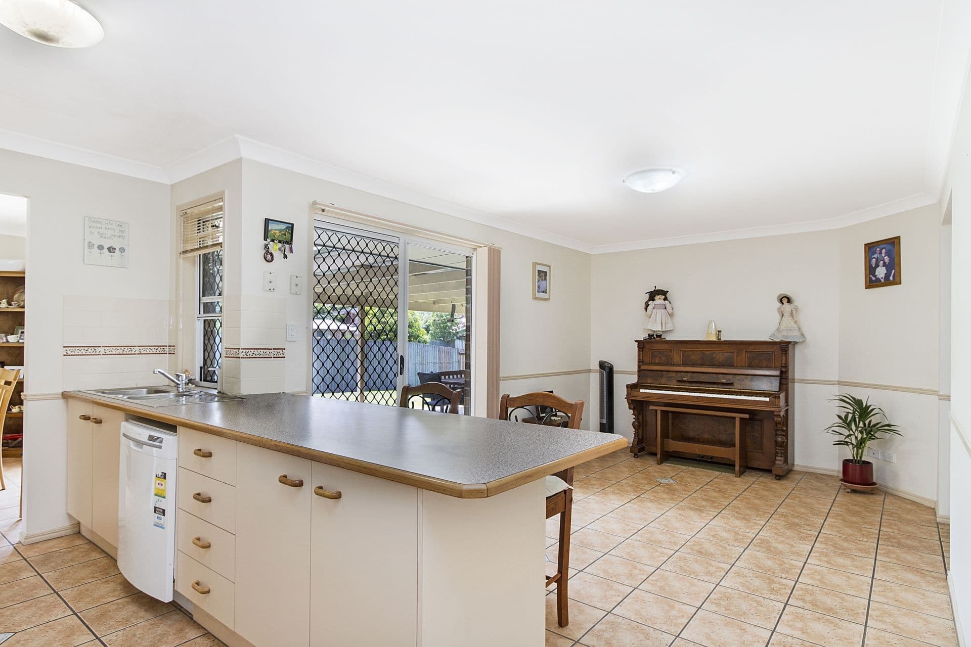 23 Surround Street, Dakabin QLD 4503, Dakabin - Thumbnail 5