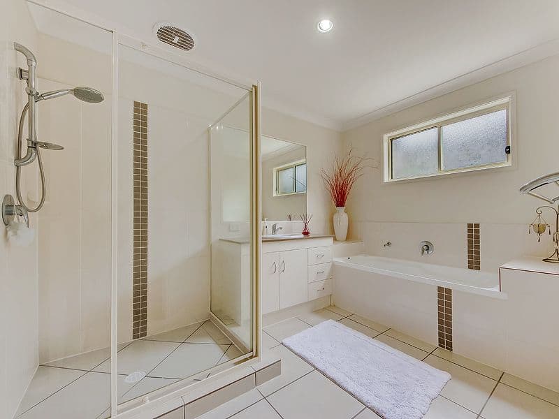 16 Denise Drive, UPPER COOMERA QLD 4209, Upper Coomera - Thumbnail 4
