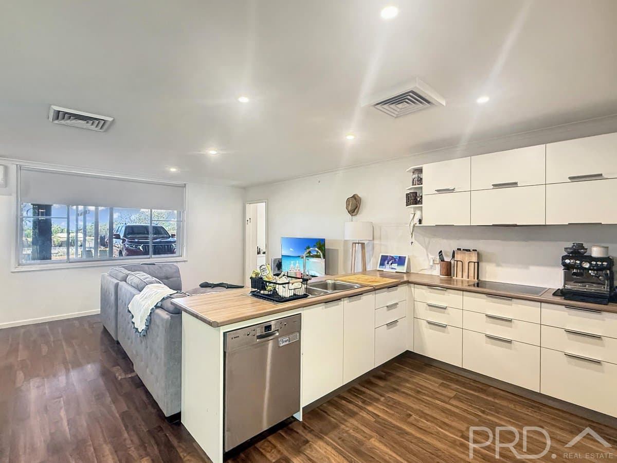 9
                Forrest
                Crescent
            
            
            
            dampier
            
            
            WA,
            6713, Dampier - Image 1