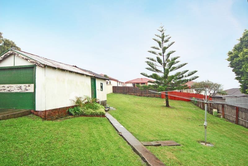 13 Lake Heights Road, LAKE HEIGHTS NSW 2502, Lake Heights - Thumbnail 7