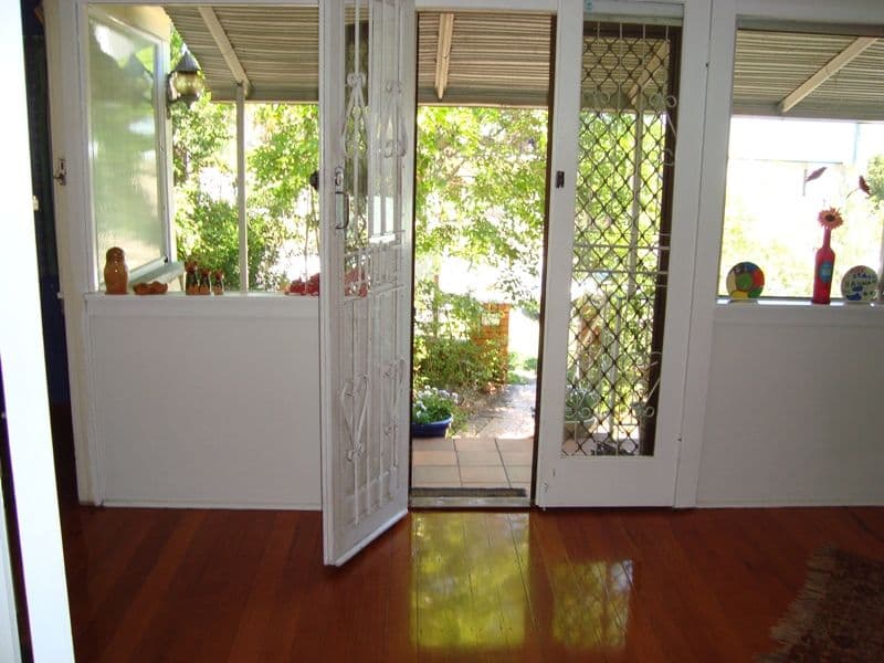 46 Parooba Avenue, CAMP HILL QLD 4152, Camp Hill - Thumbnail 2