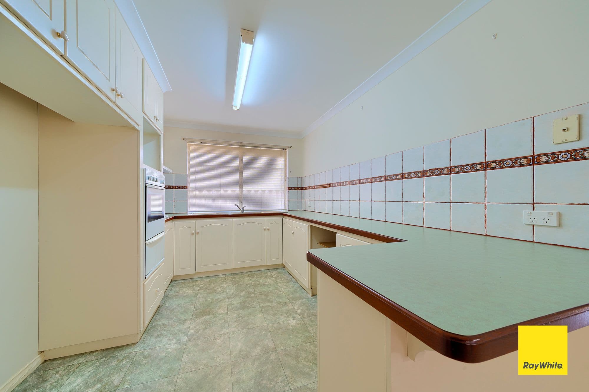 26 Lorenzo Way, Orana WA 6330, Orana - Thumbnail 7