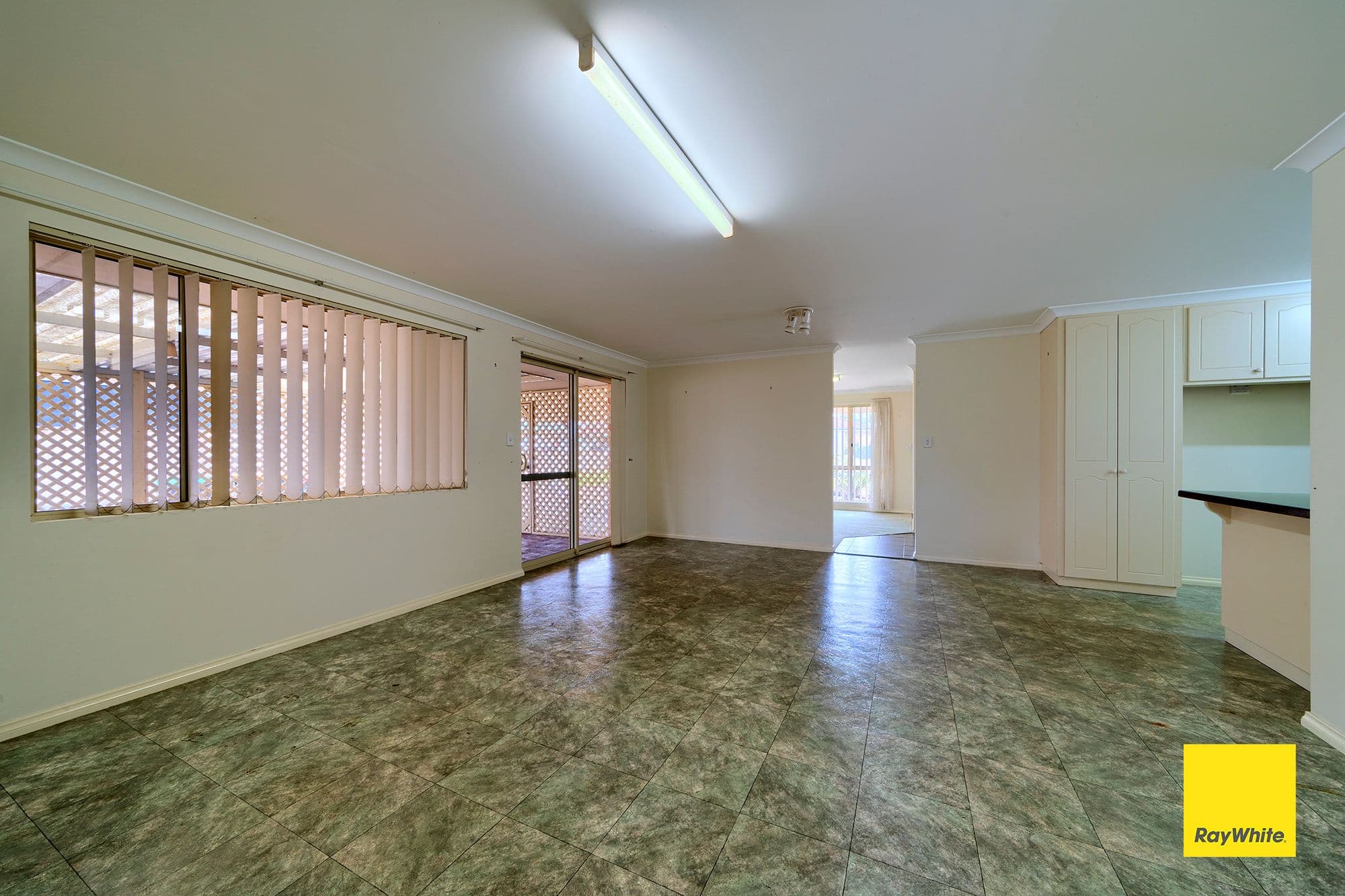 26 Lorenzo Way, Orana WA 6330, Orana - Thumbnail 8