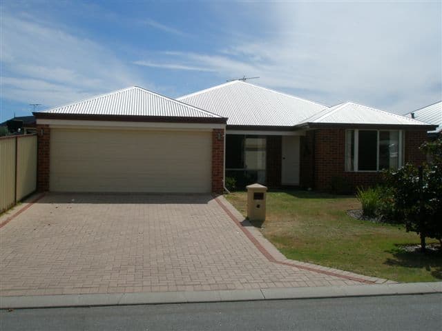 16 Maroubra Parade, SECRET HARBOUR WA 6173, Secret Harbour - Thumbnail 2