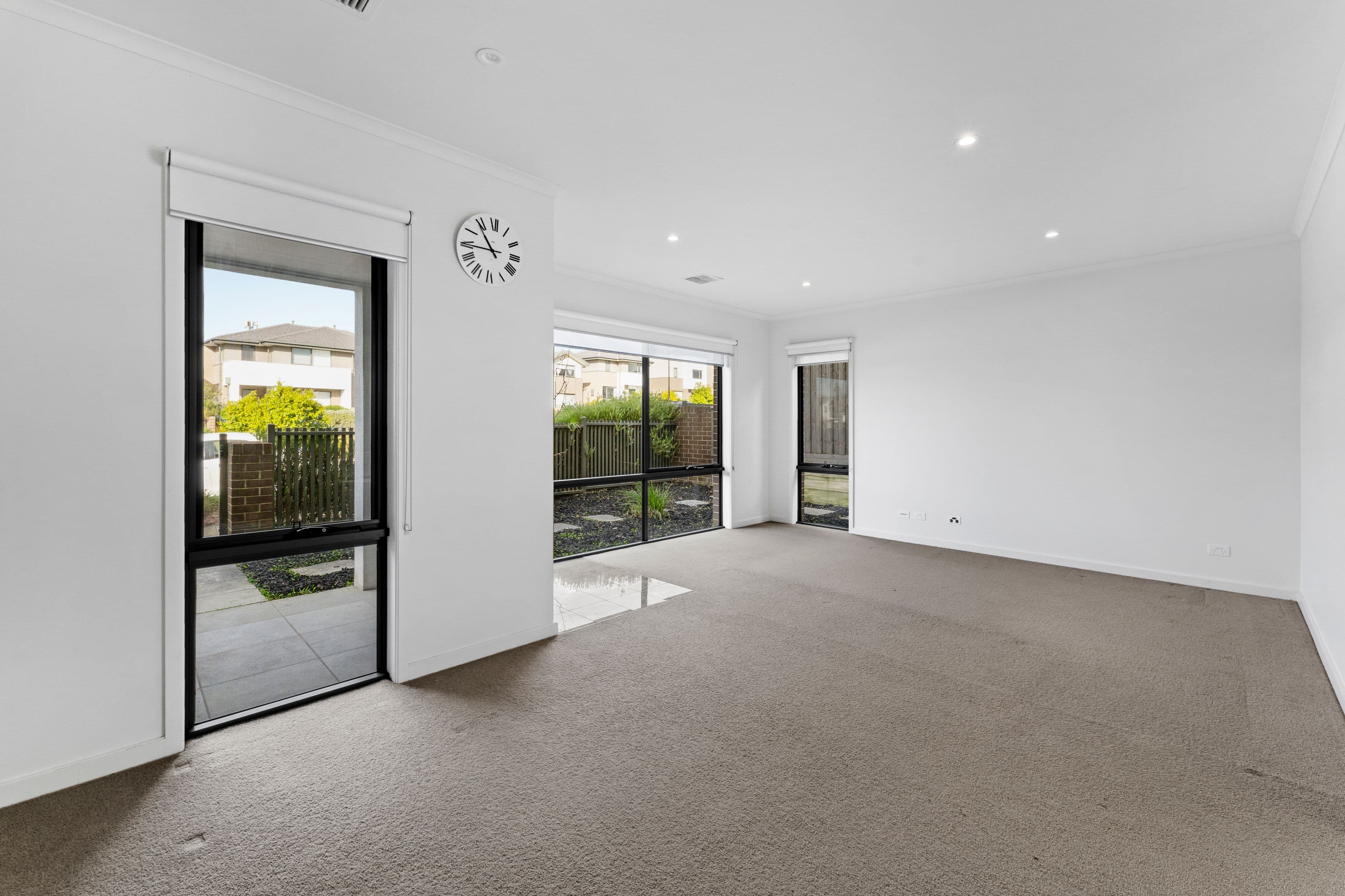 160 Harcrest Boulevard, Wantirna South VIC 3152, Wantirna South - Thumbnail 3