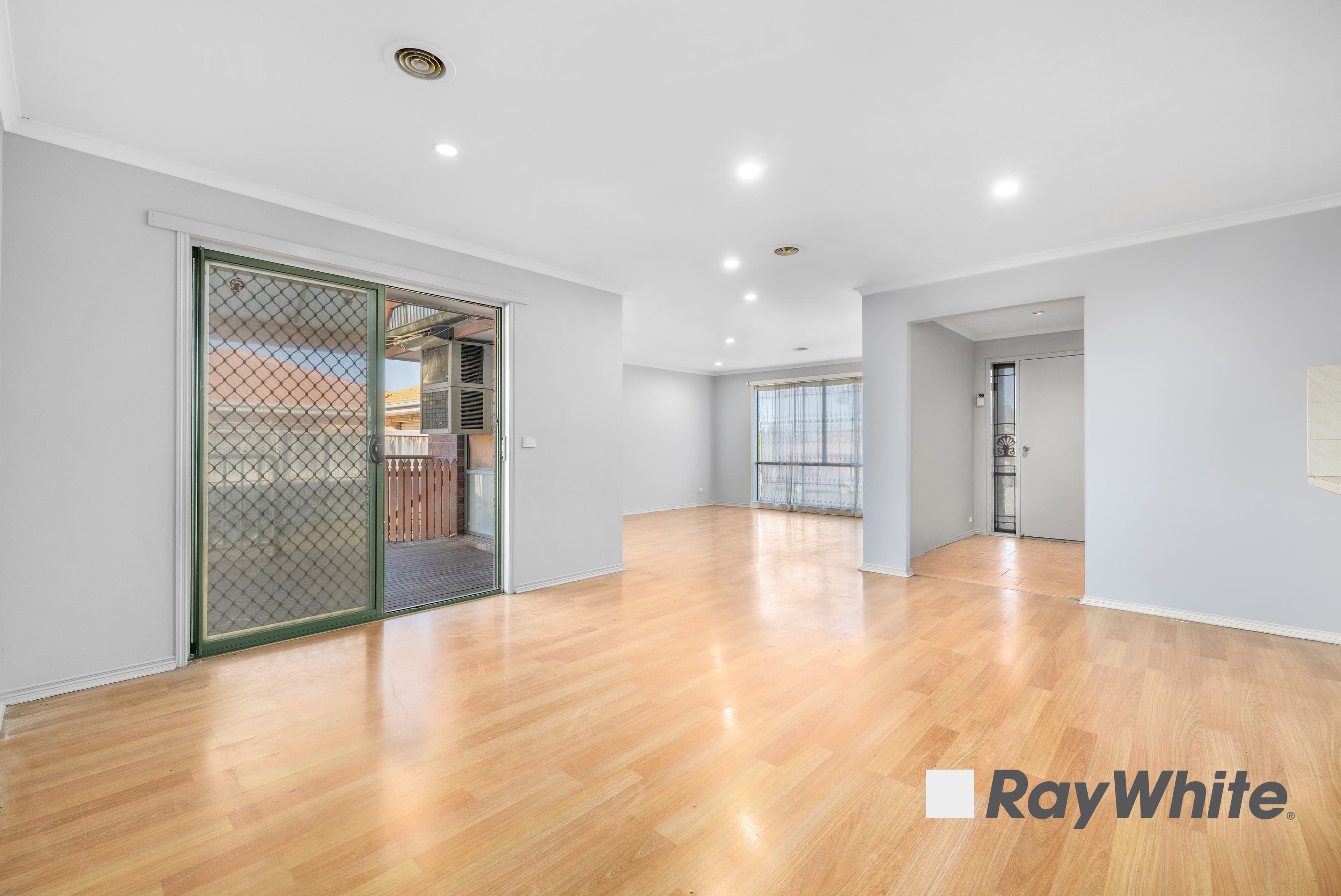 61 Strabane Way, Hampton Park VIC 3976, Hampton Park - Thumbnail 4