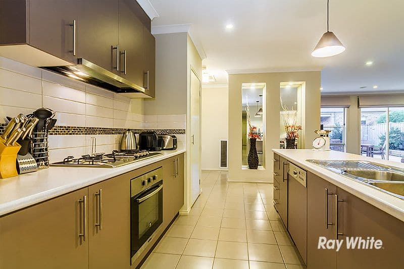 6 Yammerbook Way, Cranbourne East VIC 3977, Cranbourne East - Thumbnail 2