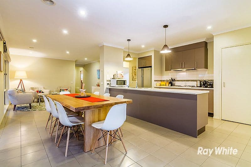 6 Yammerbook Way, Cranbourne East VIC 3977, Cranbourne East - Thumbnail 4