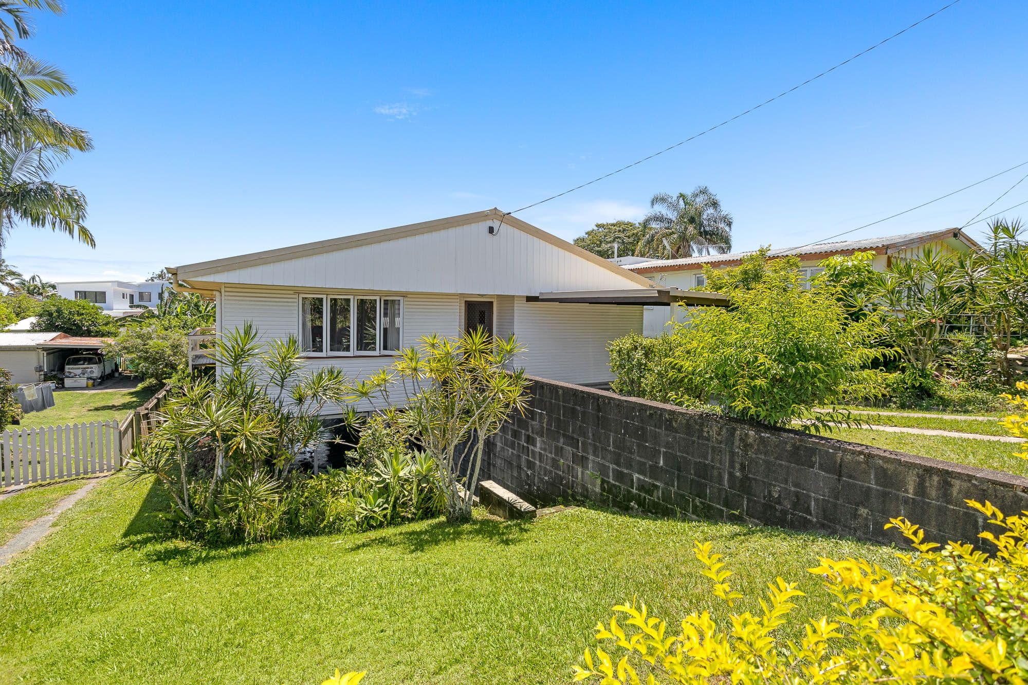 35 Fernlea Avenue, Scarborough QLD 4020, Scarborough - Thumbnail 2