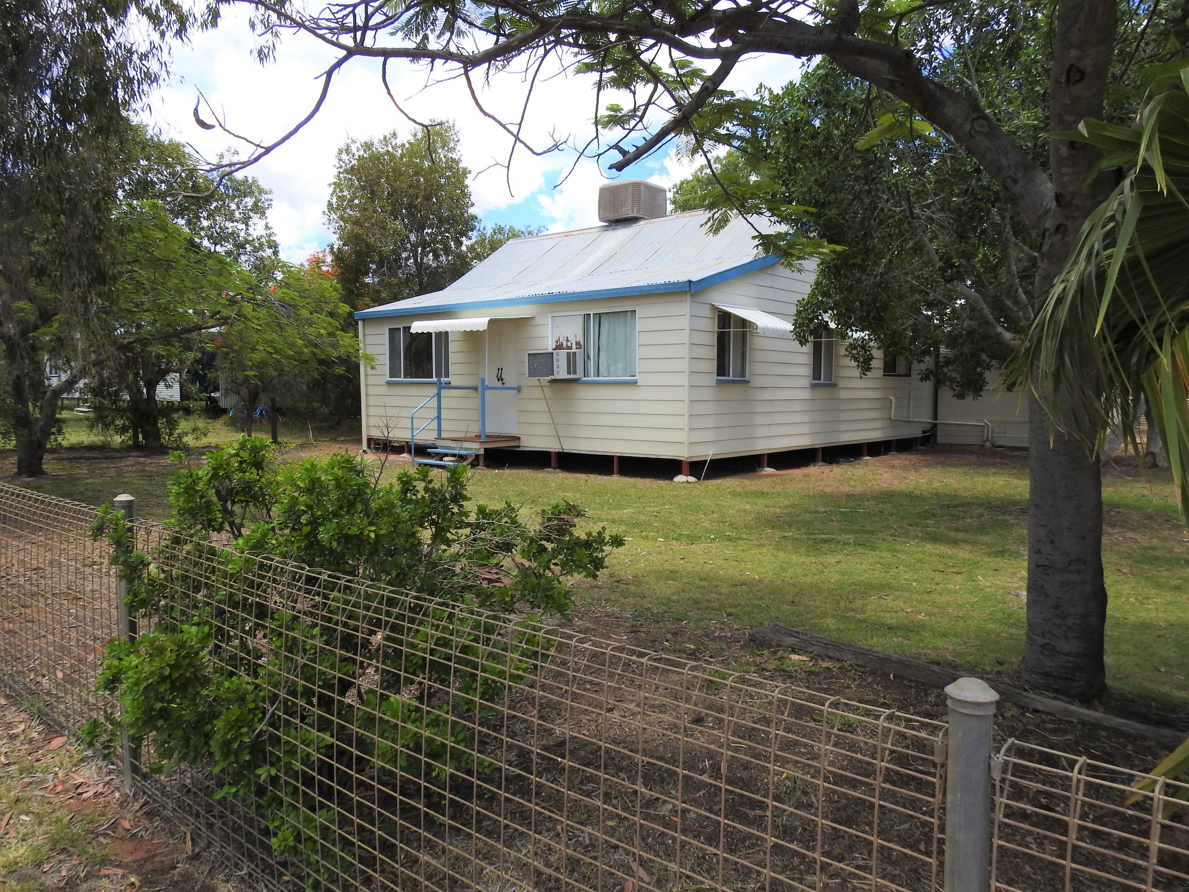 105 Fir Street, Barcaldine QLD 4725, Barcaldine - Image 1