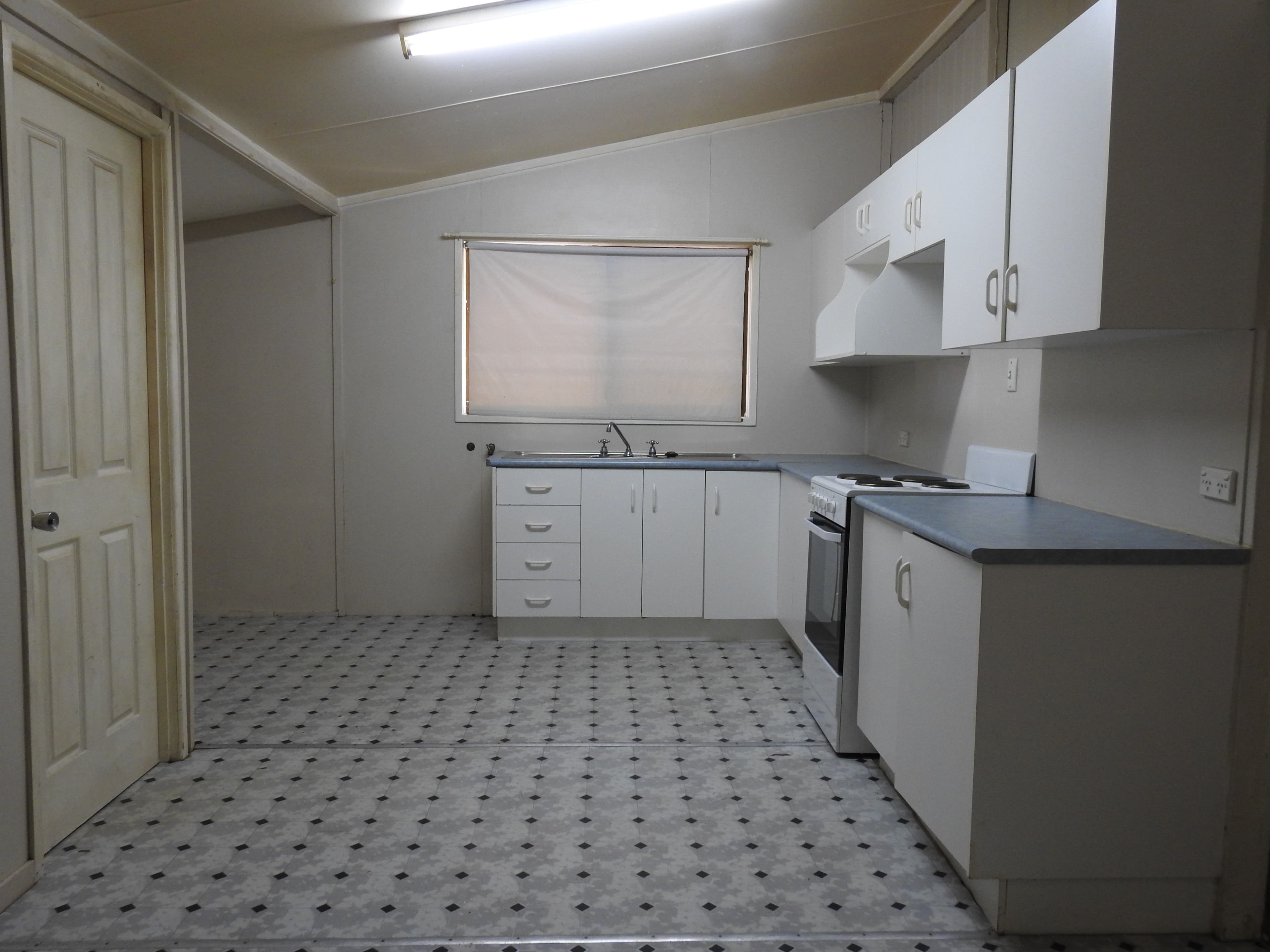 105 Fir Street, Barcaldine QLD 4725, Barcaldine - Thumbnail 2