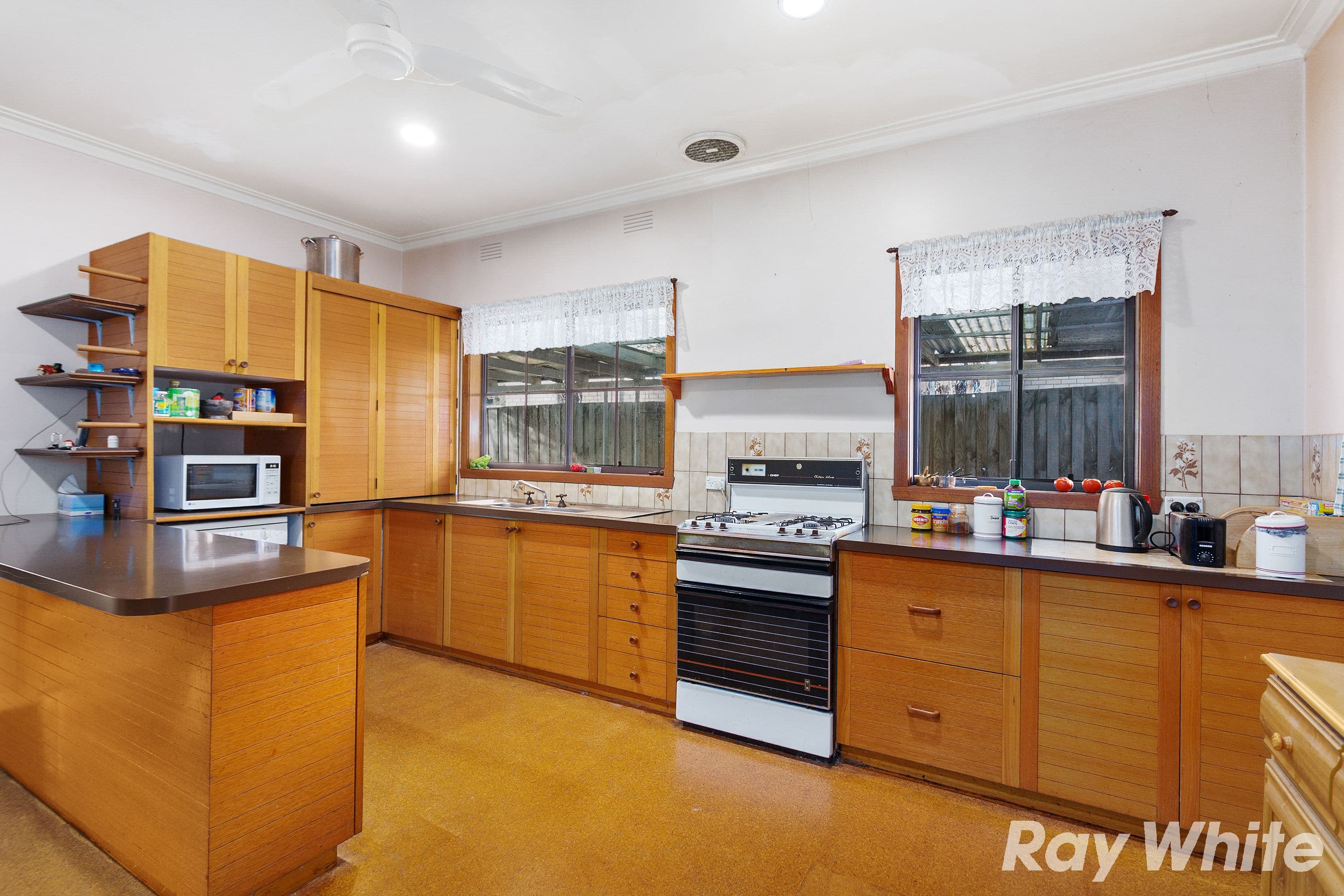 10 Colin Street, Warragul VIC 3820, Warragul - Thumbnail 2