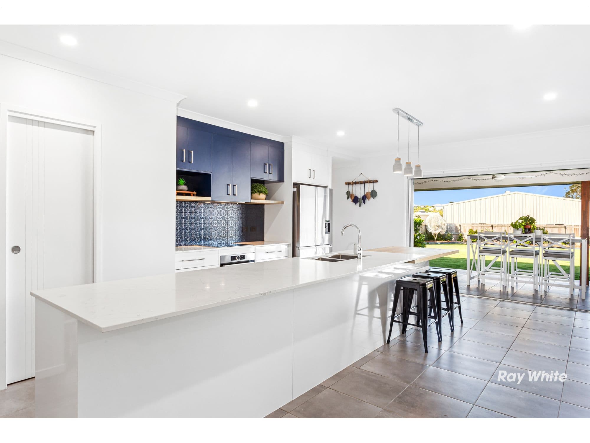 6 Nyora Close, Endeavour Hills VIC 3802, Endeavour Hills - Thumbnail 3