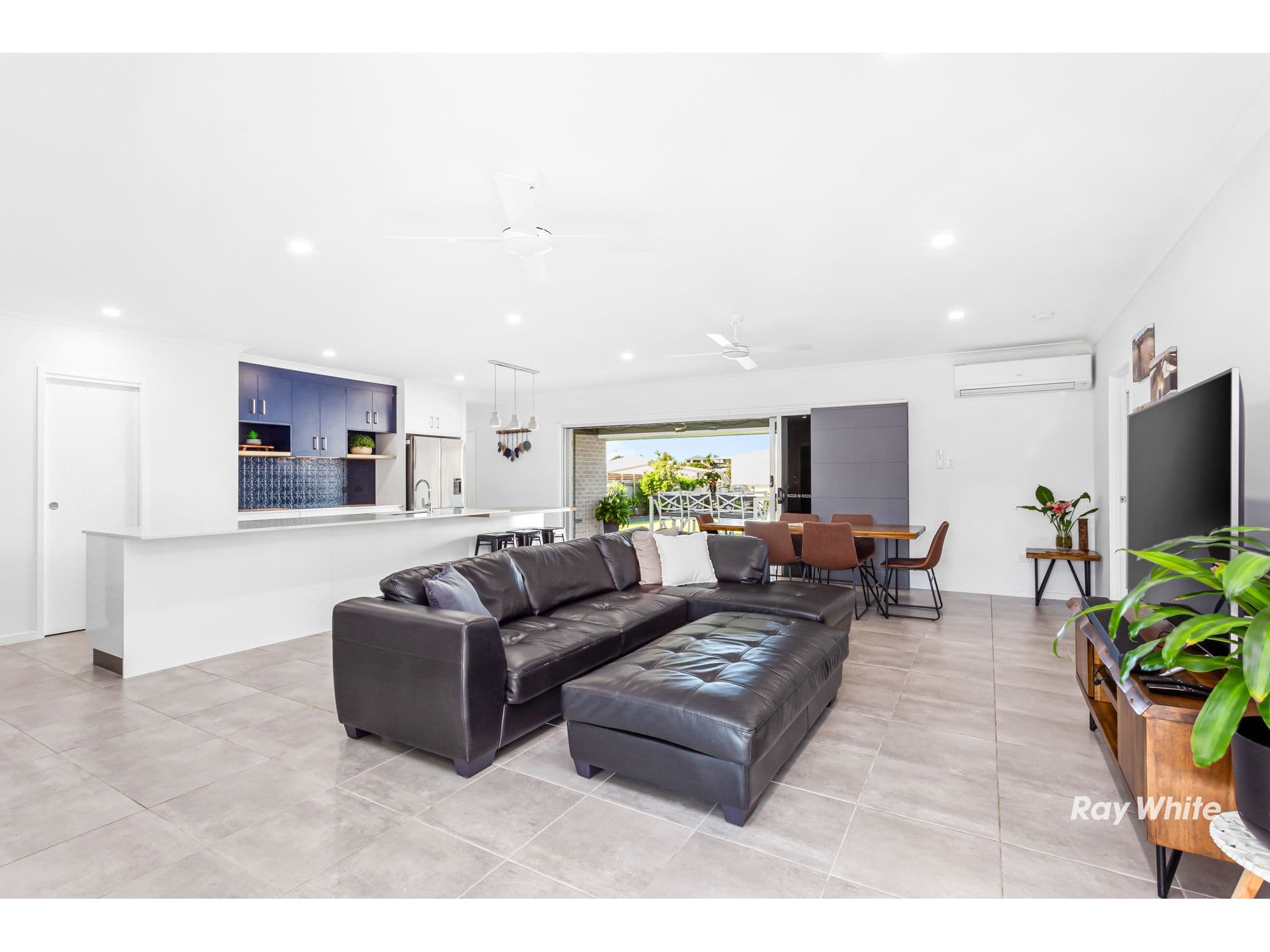 6 Nyora Close, Endeavour Hills VIC 3802, Endeavour Hills - Thumbnail 4