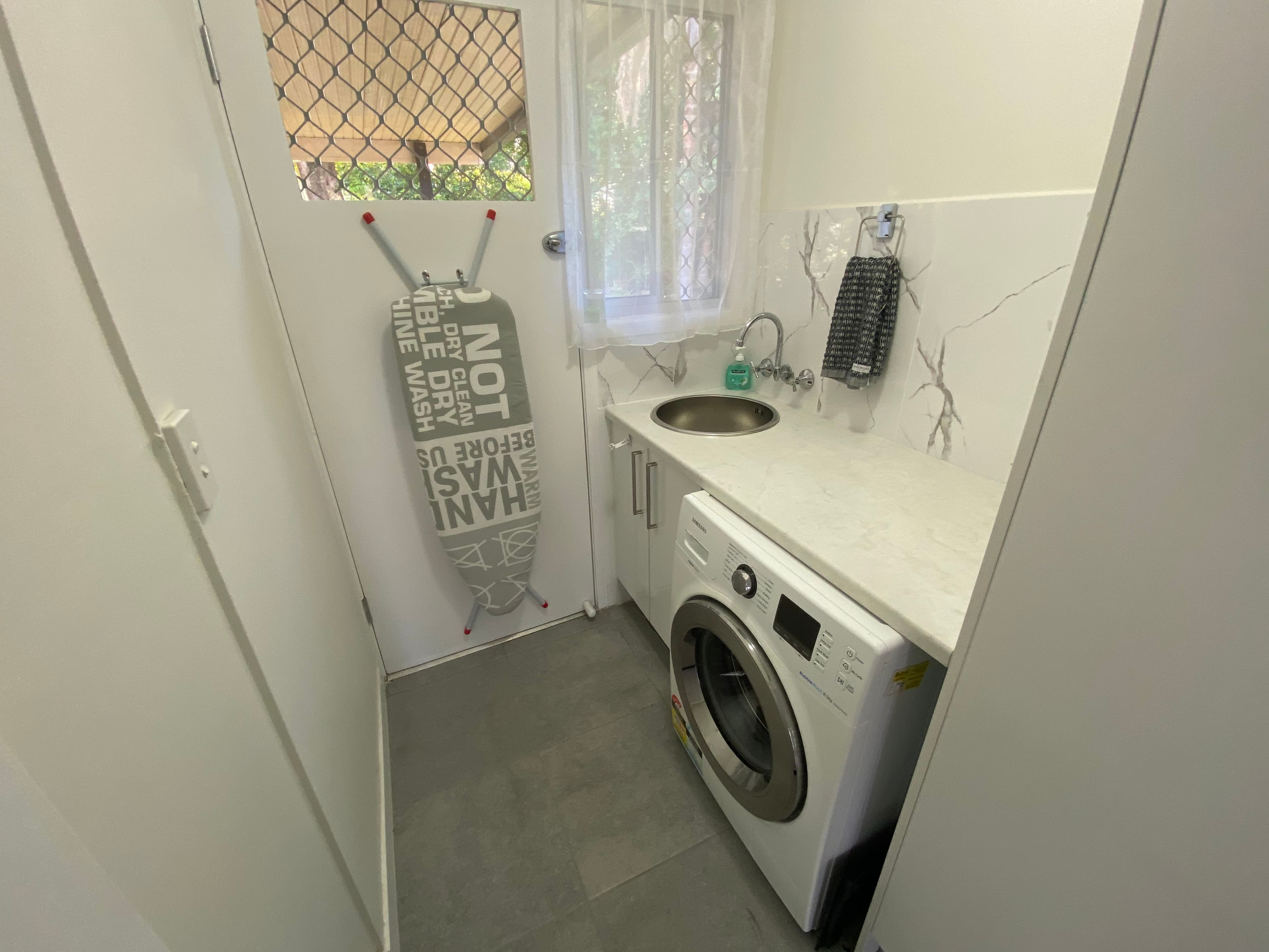17 Arthur Street, Biggera Waters QLD 4216, Biggera Waters - Thumbnail 5
