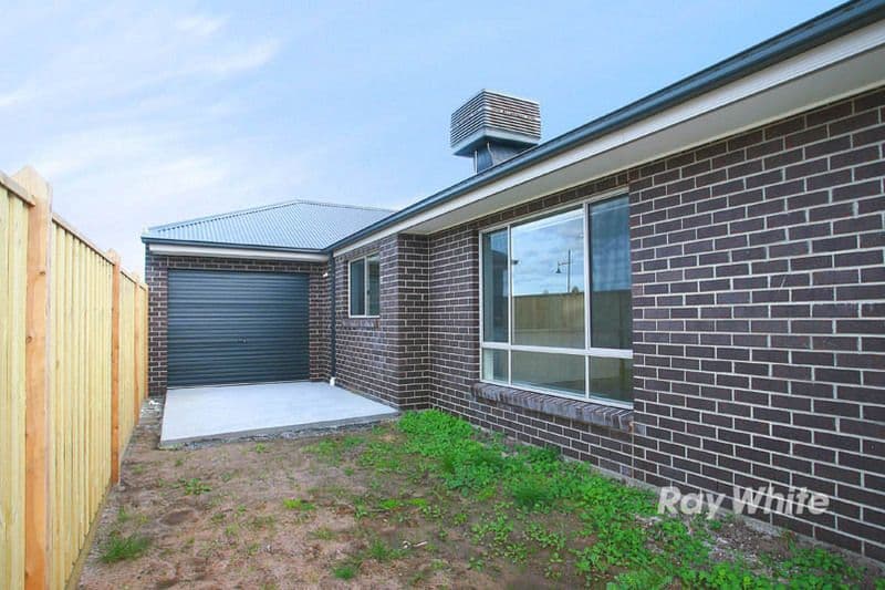 40 Alarah  Boulevard, CRANBOURNE VIC 3977, Cranbourne - Thumbnail 2