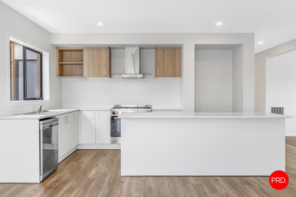 27 Anaheim Avenue, HUNTLY VIC 3551, Huntly - Thumbnail 2