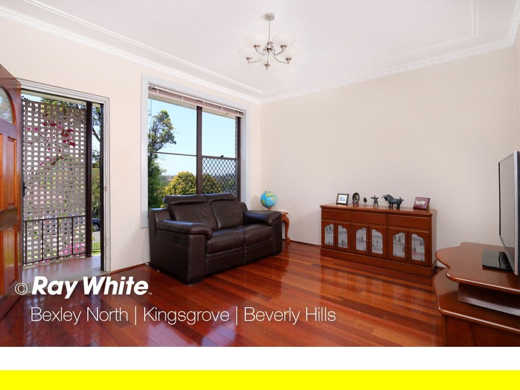 30 Junee Crescent, Kingsgrove - Thumbnail 3