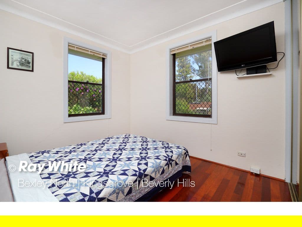 30 Junee Crescent, Kingsgrove - Thumbnail 4
