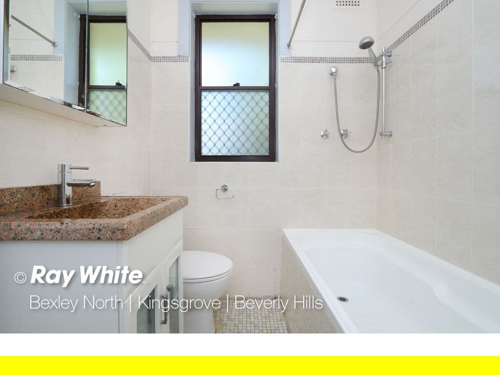 30 Junee Crescent, Kingsgrove - Thumbnail 6