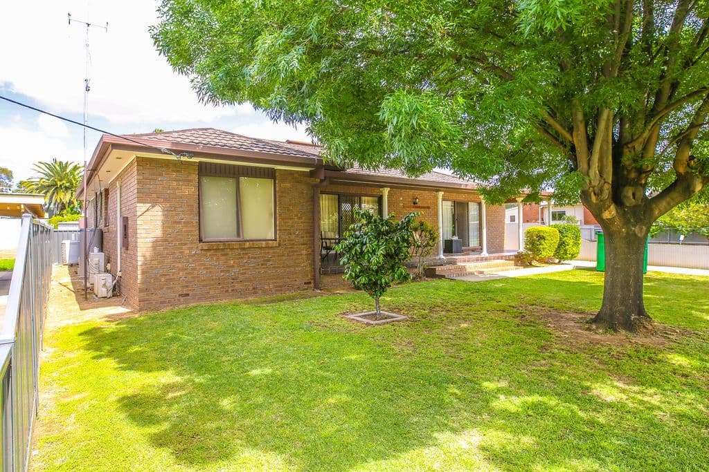 302 Poictiers Street, Deniliquin NSW 2710, Deniliquin - Image 1