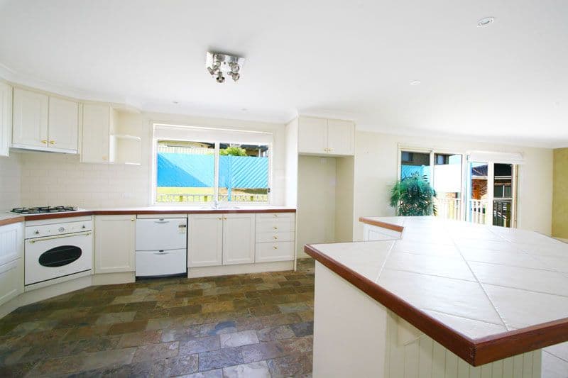 4 Yarle Crescent, FLINDERS NSW 2529, Flinders - Thumbnail 4